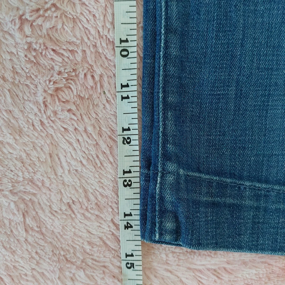 7 For All Mankind Dojo Capri Size 28‎